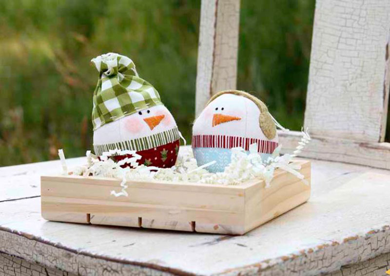 Emmitt And Ivy Ornament Pattern By Sweetwater By Moda - Minimum Of 3