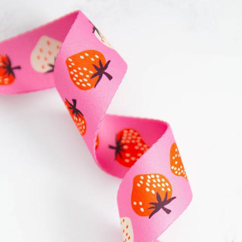 Webbing Strawberry Daisy 1.5" Wide 22.86 Mtr By Kimberly Kight For Moda