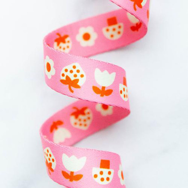 Webbing Strawbitties In Pink 1" Wide 22.86 Mtr By Kimberly Kight For Moda