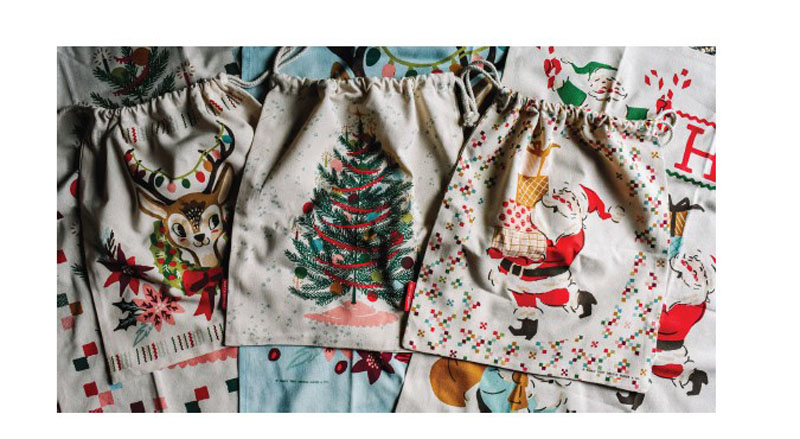 Twinkle And Tinsel Deer Santa Tree Gift Bag Set Of 3 By Fancy That Design House For Moda - Multiple Of 4